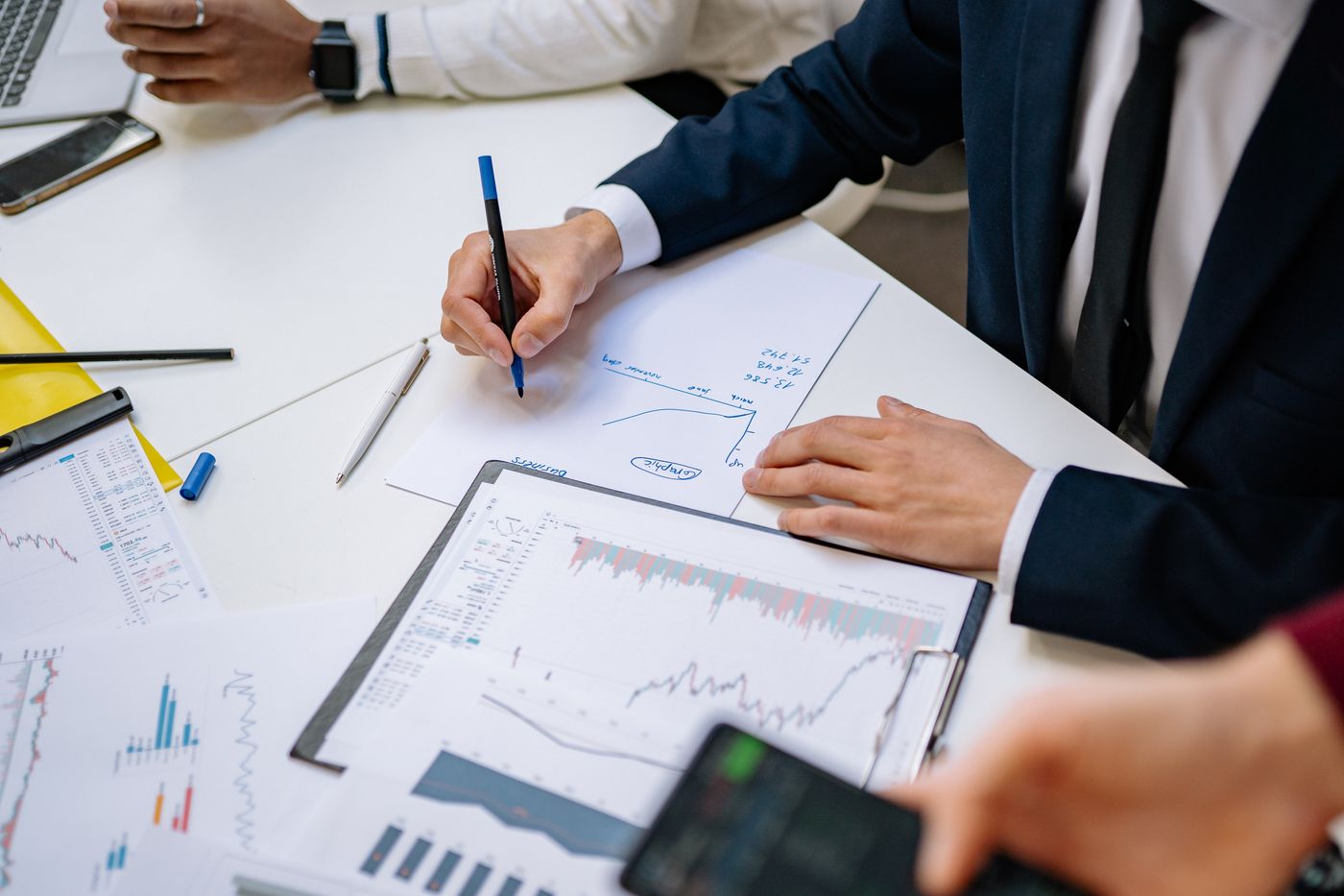 Finanzen, Controlling & Treuhand
